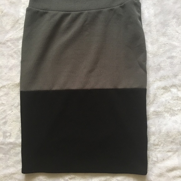Lularoe Dipped Cassie - Picture 1 of 1